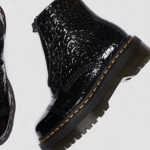 NWT Dr. Martens Sinclair Boots